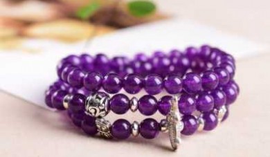 紫色水晶佛珠代表什么（紫色水晶的风水作用）