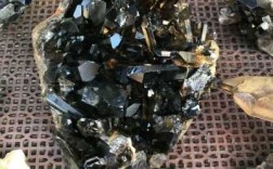 黑矿水晶是什么（黑晶石水）
