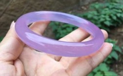 粉紫色玉镯是什么玉（透紫色的玉镯是什么玉）