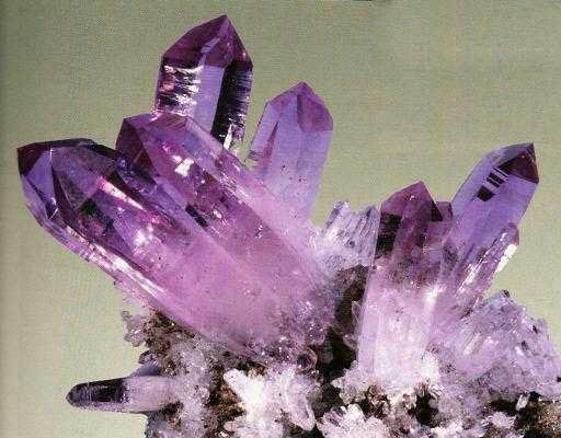 紫石英是什么水晶（紫石英值钱吗）-图1