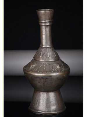铜花瓶是什么时期的（铜制花瓶出自哪个朝代）-图1