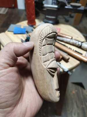 刻面具用什么木头（雕刻面具需要什么木头）-图3