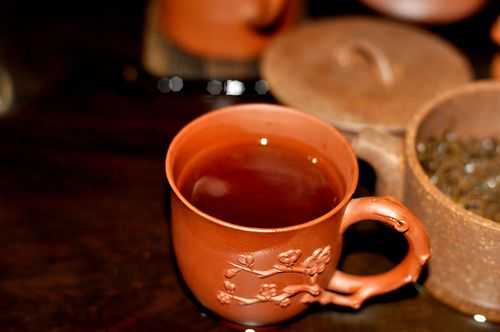 喝茶为什么用紫砂（为什么要用紫砂杯泡茶）-图2